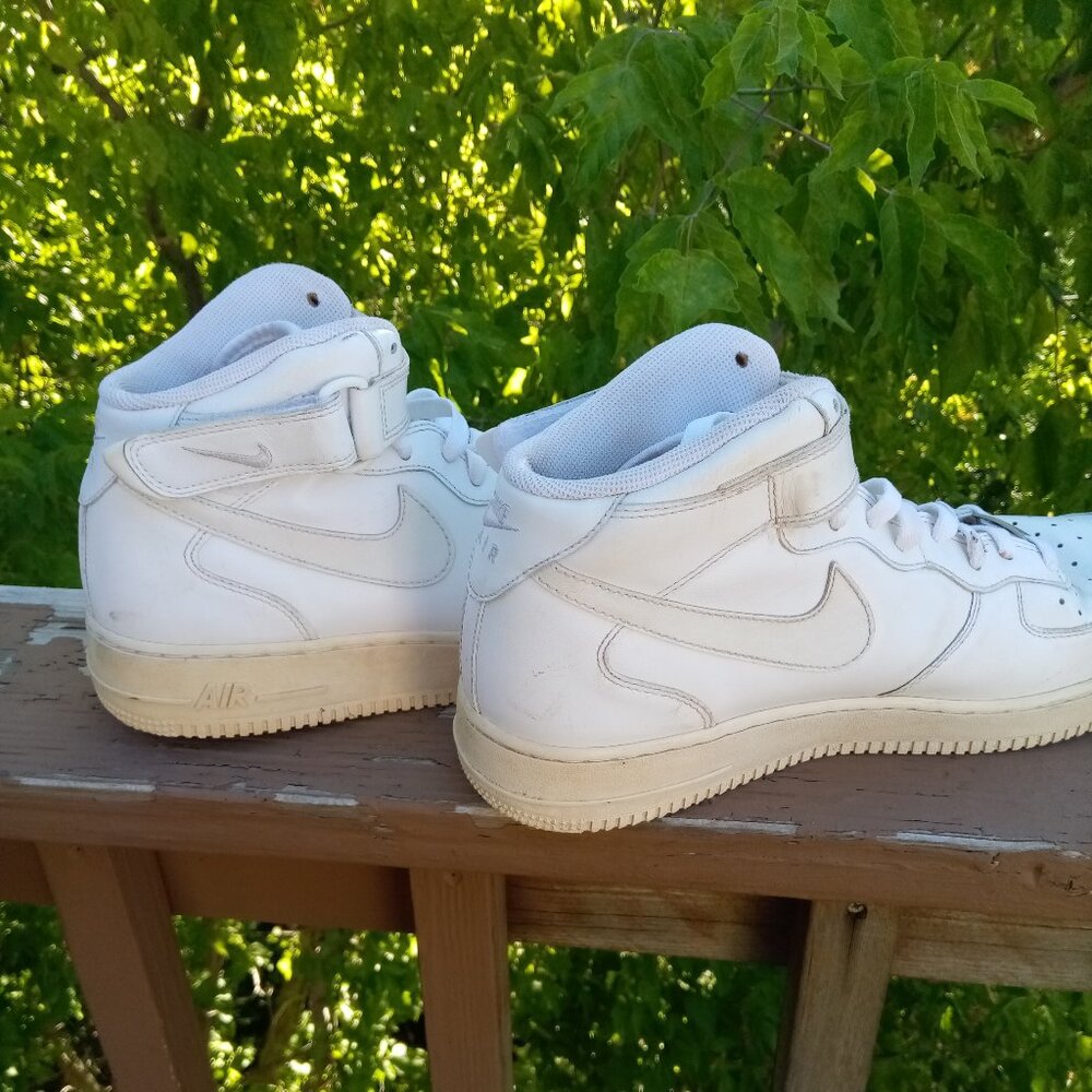 Nike Air AF-1 white sneakers sz 10 1/2 - Picture 9 of 16